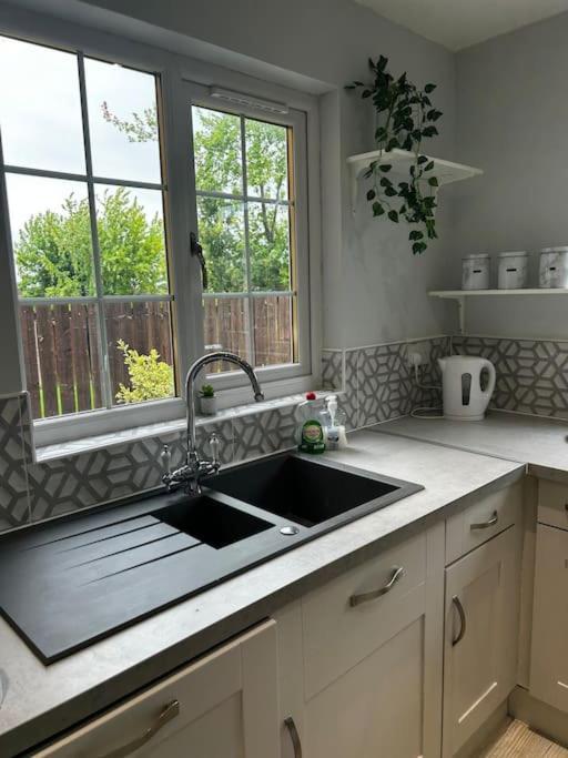 15 Min Drive To Airport 20 Min To Loch Lomond And City Center Old Kilpatrick Esterno foto
