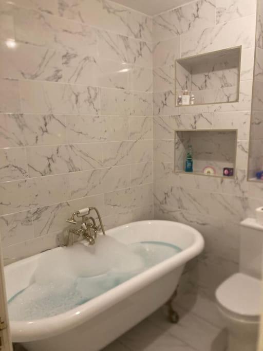 15 Min Drive To Airport 20 Min To Loch Lomond And City Center Old Kilpatrick Esterno foto