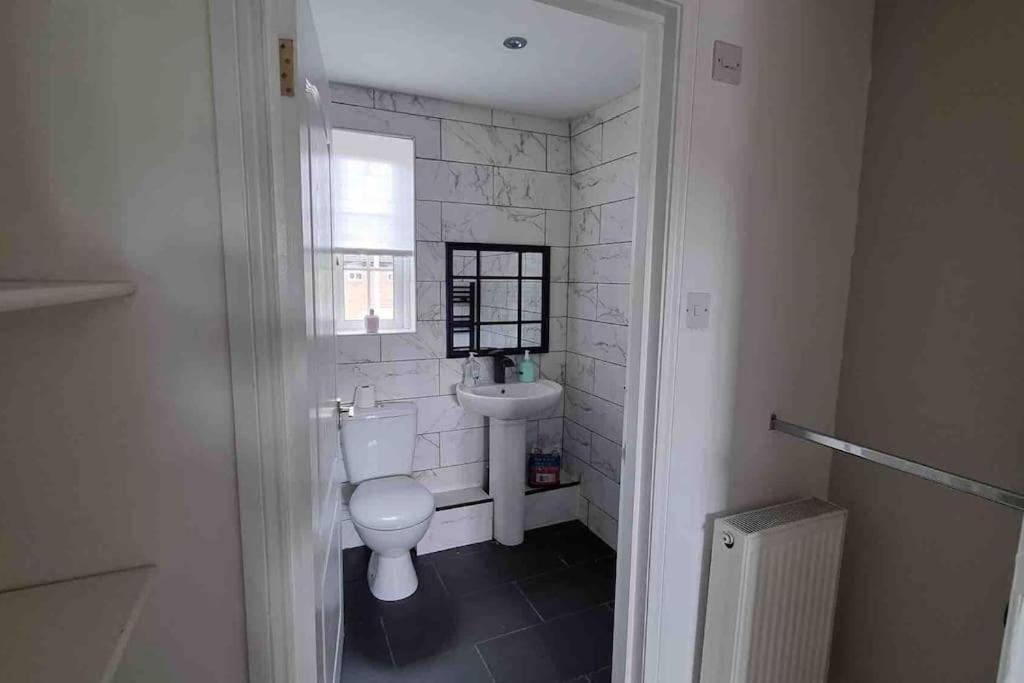 15 Min Drive To Airport 20 Min To Loch Lomond And City Center Old Kilpatrick Esterno foto